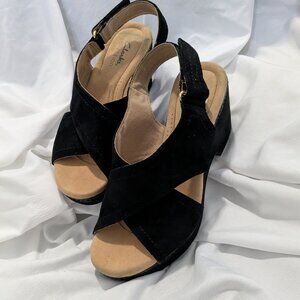 Clarks Giselle Cove Woman size 7 black suede